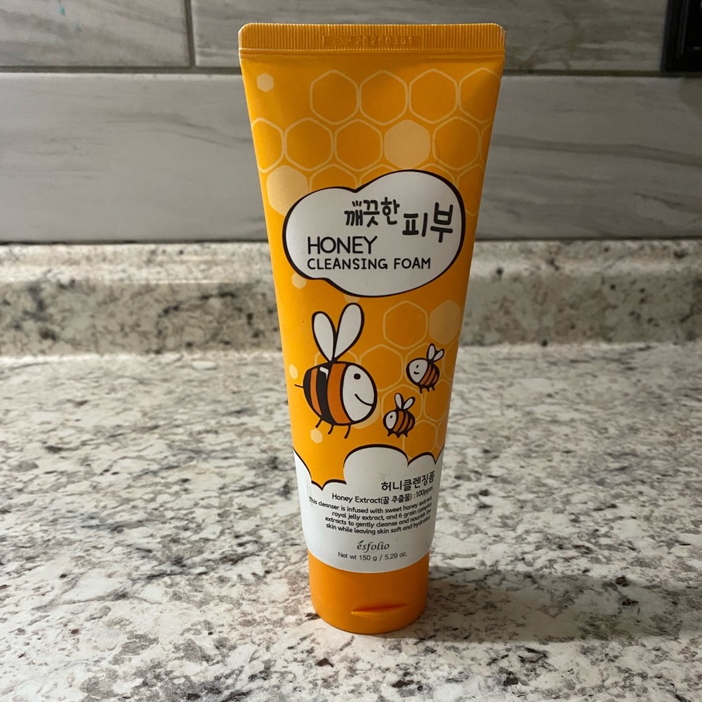 Honey Cleansing Foam - Esfolio facial cleanser